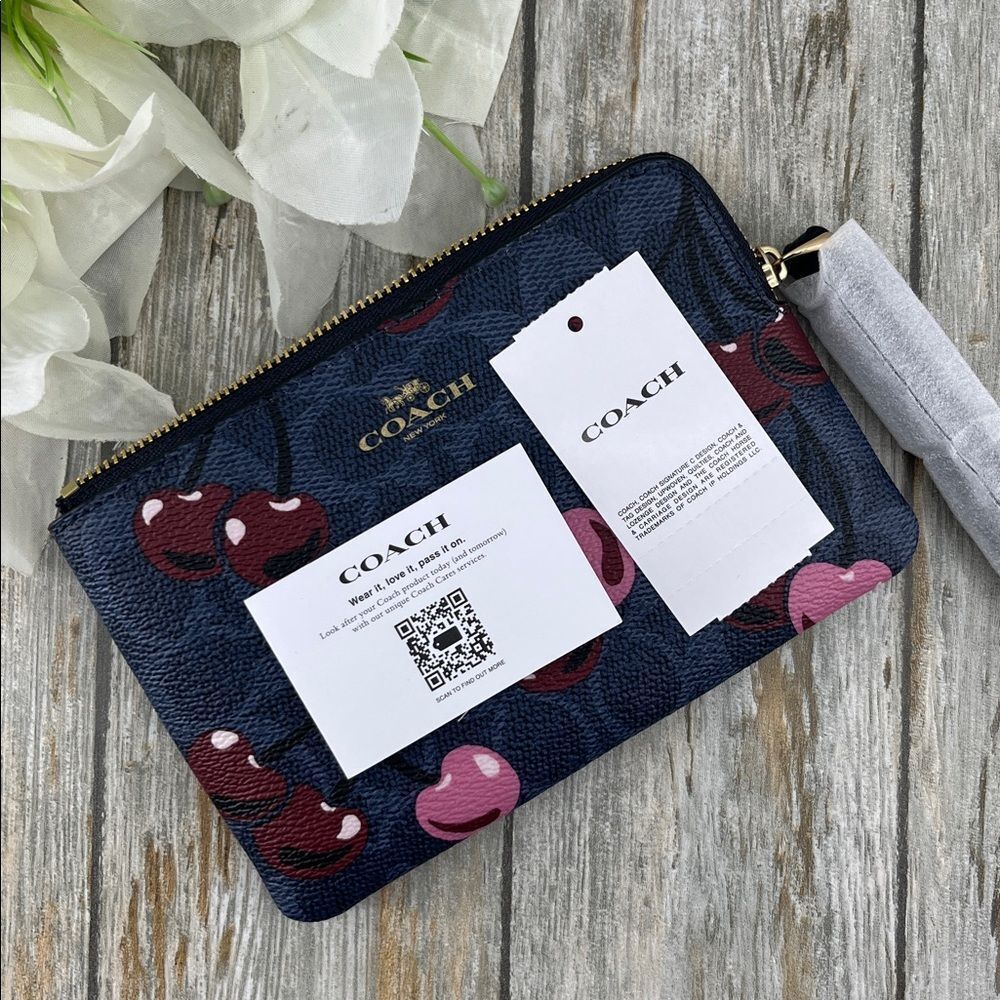 Coach Corner Zip Wristlet In Signature Canvas With Cherry Print Wallet Bag Purse - Picture 5 of 7